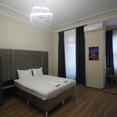 Ξενοδοχείο Taxim 34 *